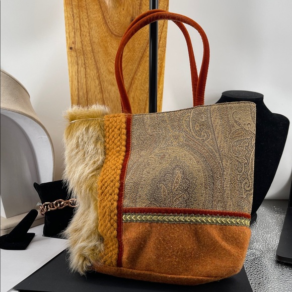 1.17.26 ** Rare Etro Milano 8”x9” Tote 👜 🔥 - Picture 8 of 16